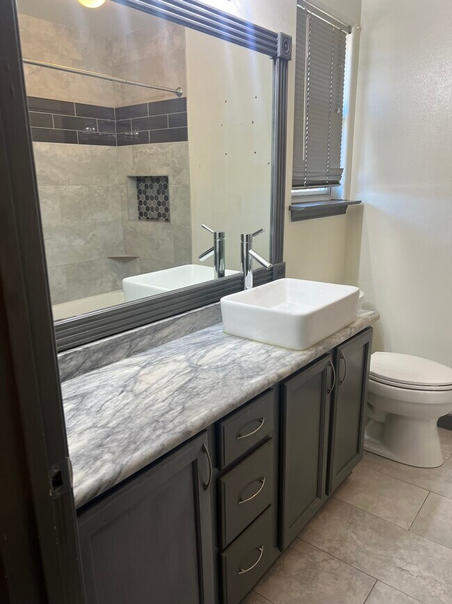 Foto del edificio - 3016 Hillsdale Ave