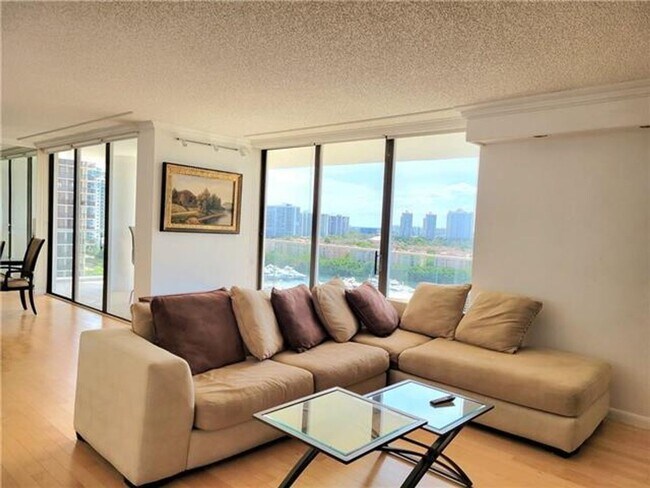 Foto del edificio - 19707 Turnberry Way