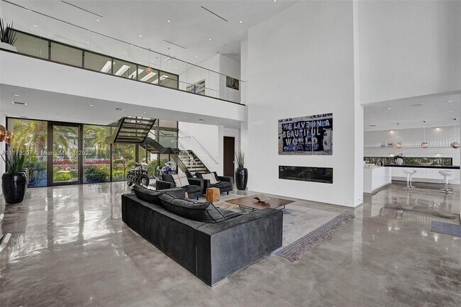 Building Photo - 512 Mola Ave