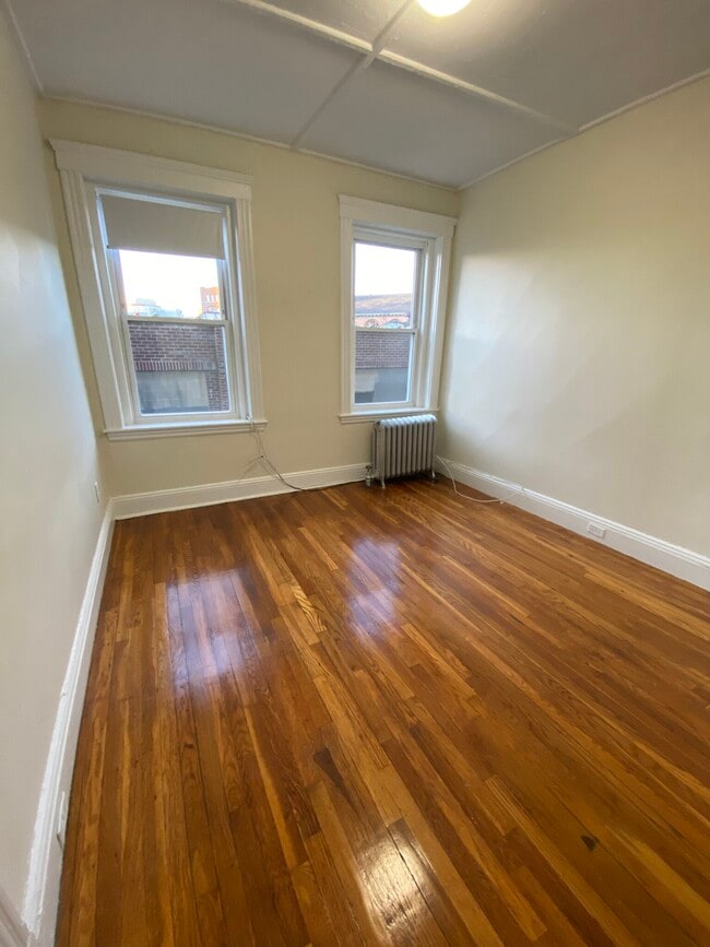 Building Photo - 1185 Boylston St