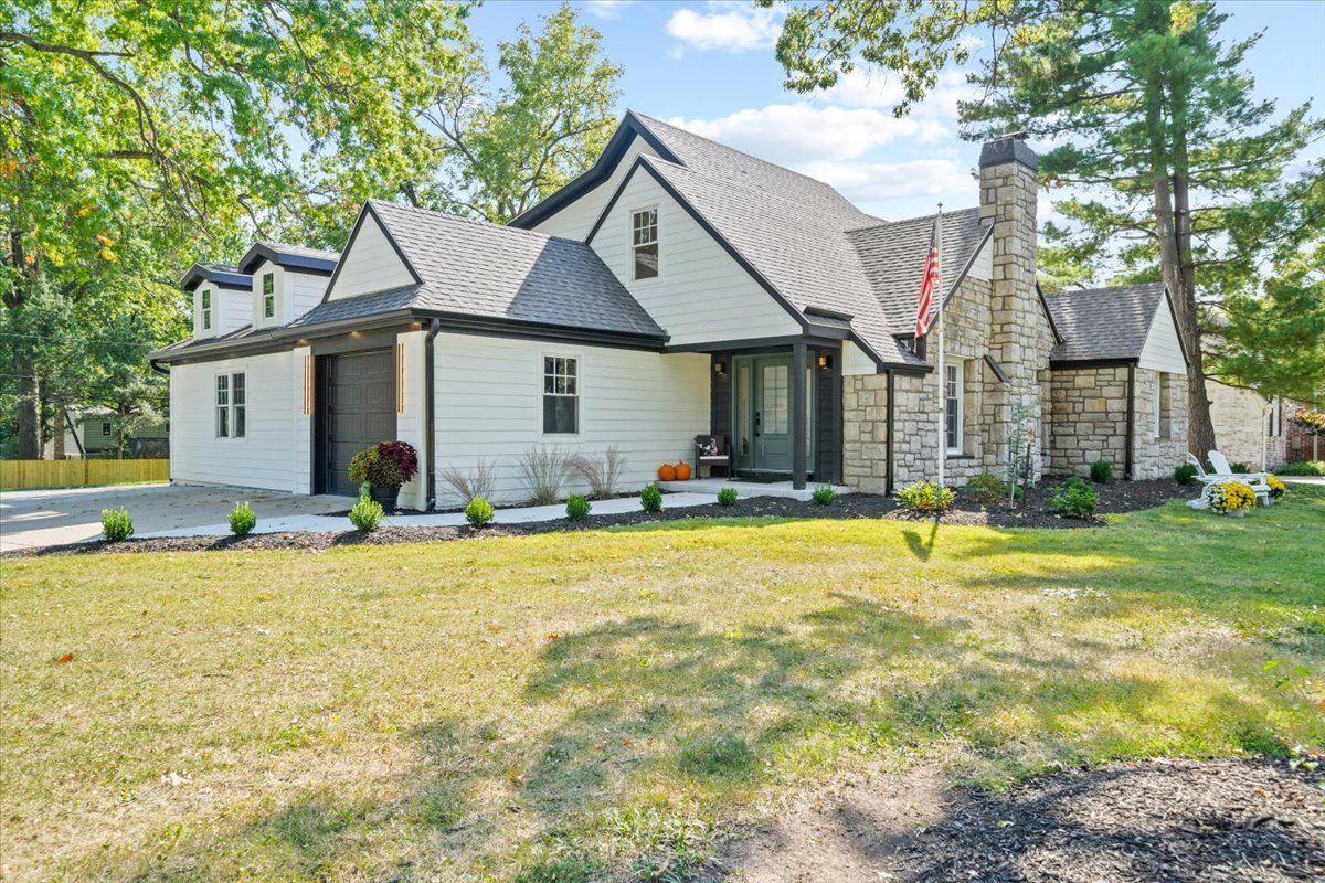 Foto principal - 8301 Lee Blvd
