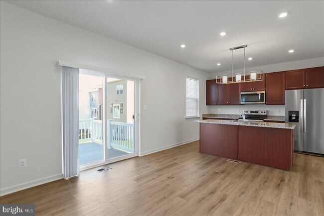 Foto del edificio - 100 Stafford Pl