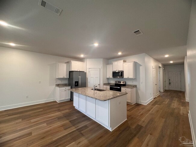 Building Photo - 6419 Forest Bay Ave