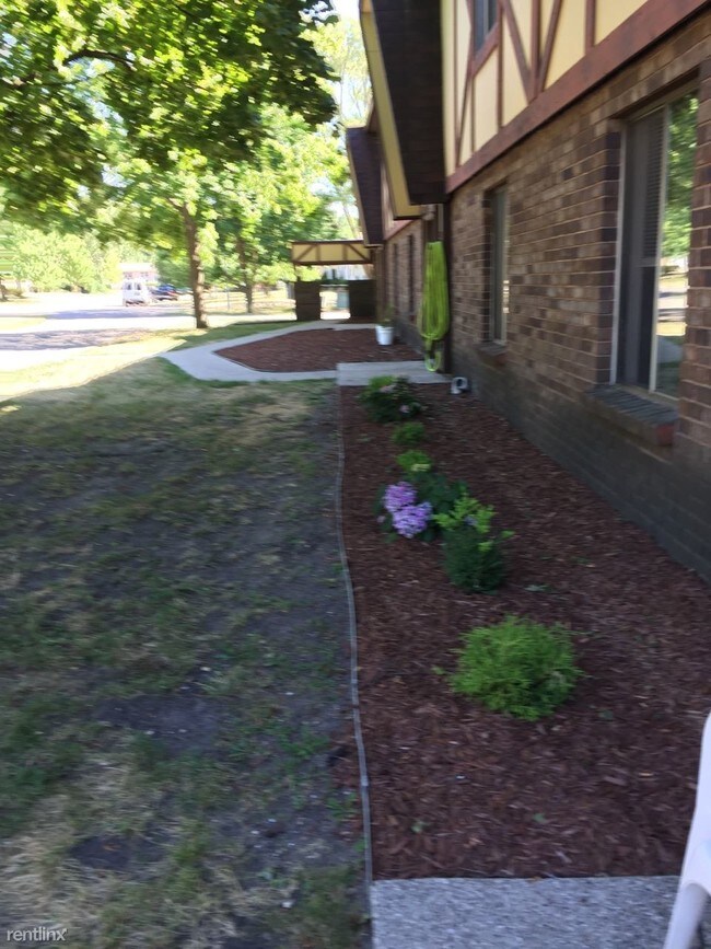 Building Photo - 2920 Gardentown Dr SW