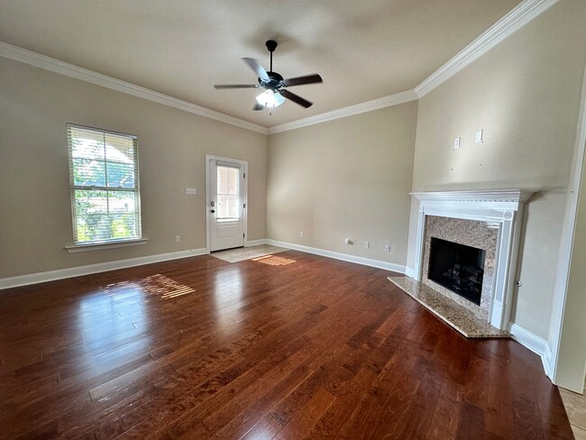 Building Photo - Half off the first month rent!! Like New C...