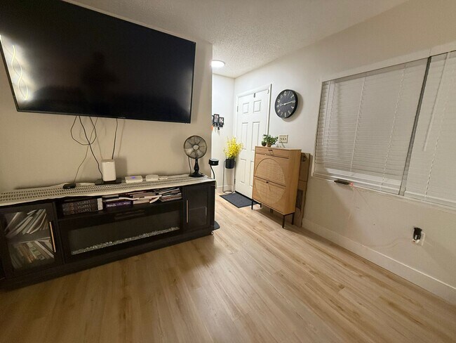Foto del edificio - 1016 SW 62nd Ter