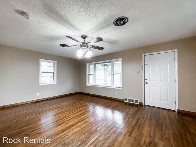 Foto del edificio - 3 br, 1 bath House - 1415 N Prairie Ave