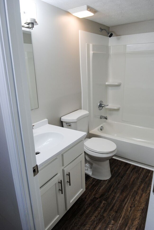 Interior Photo - Landing at Tates Creek