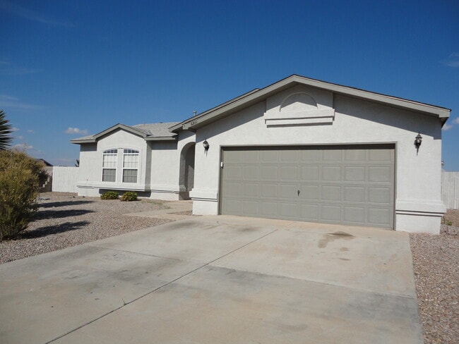 Building Photo - 6801 Augusta Hills Dr NE