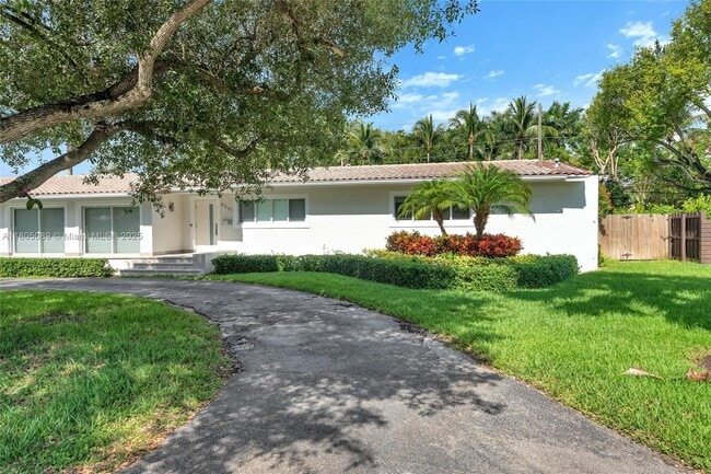 Building Photo - 8501 SW 54th Ct