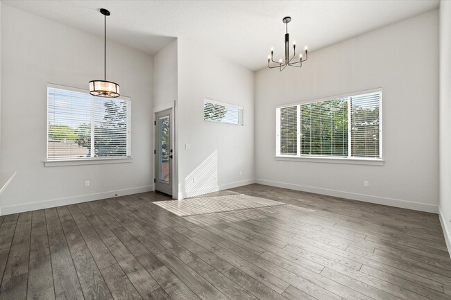 Building Photo - 174 S Kestrel Pl