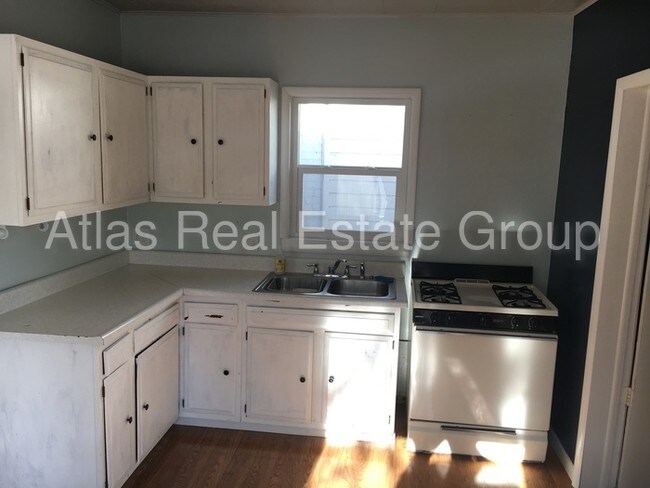 Building Photo - 3834 Zenobia St