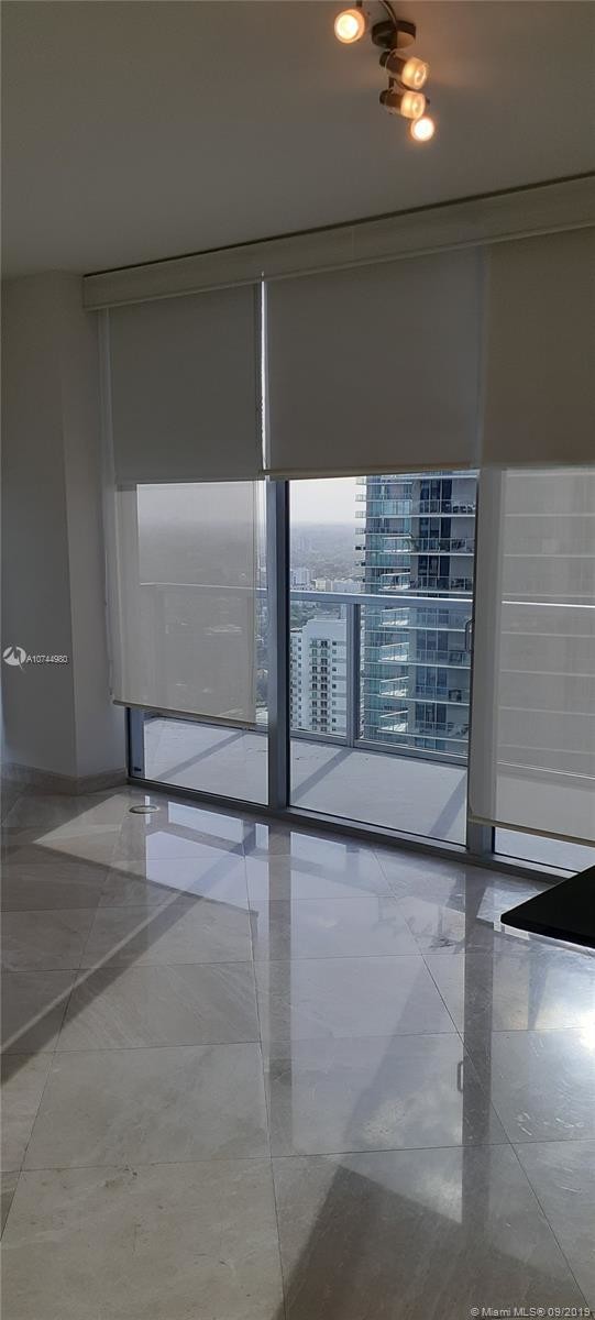 Building Photo - 1050 Brickell Ave