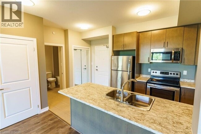 Building Photo - 101 Shoreview Pl