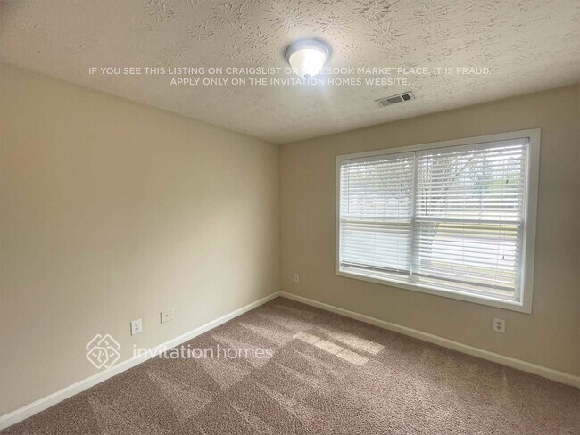 Building Photo - 305 Cole Creek Dr