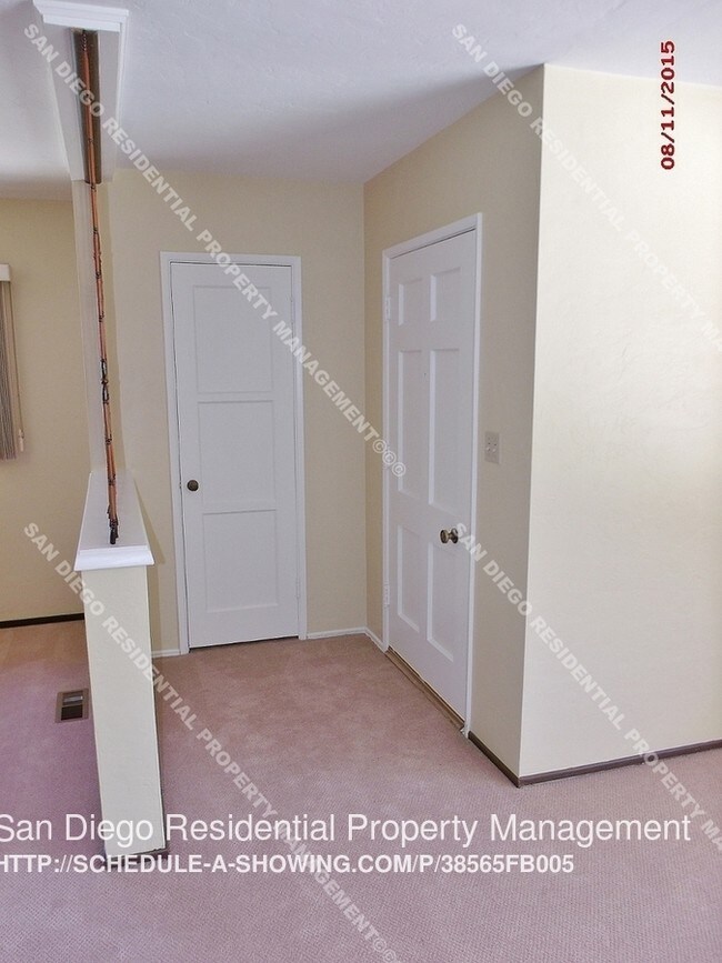 Building Photo - 1688 Blackthorne Ct
