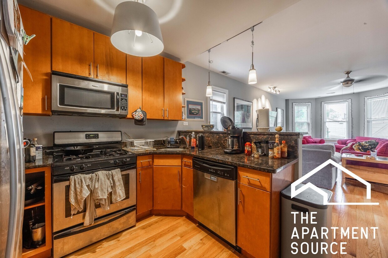 Primary Photo - 3023 N Oakley Ave
