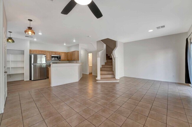 Foto del edificio - Elegant Townhome with Prime Amenities!
