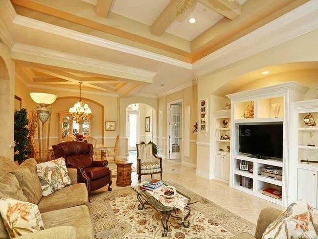 Building Photo - Stunninng 3 Bedroom 2 Bath Willowbend Home