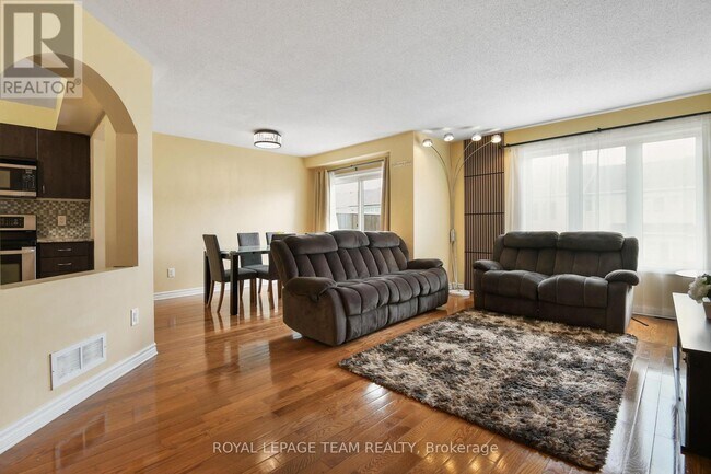 Building Photo - 415 Galatina Way