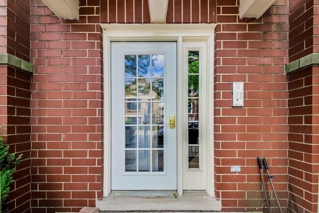 Foto del edificio - 2233 W Medill Ave