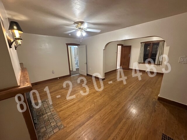 Habitación delantera sur - 1087 Windsor St E