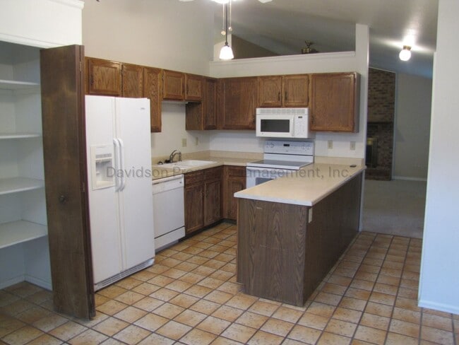 Building Photo - Great 4 bedroom Rancher in Northeast Colorado Springs