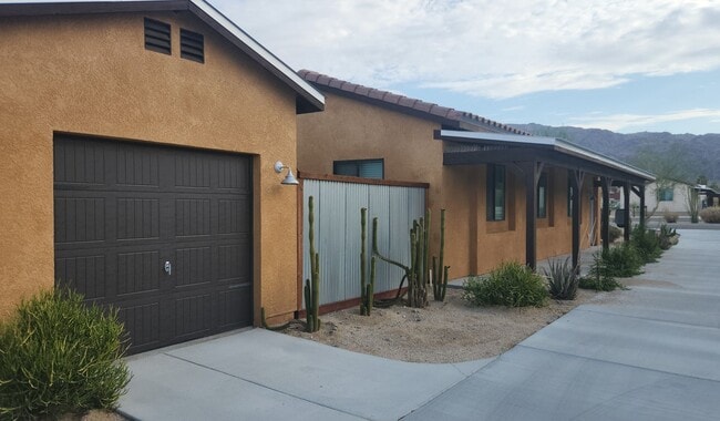 Building Photo - 6675 National Park Dr