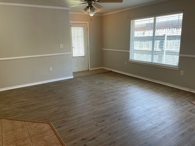 Foto del edificio - 706 N Englewood Ave