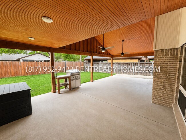 Foto del edificio - 12372 High Meadow Dr