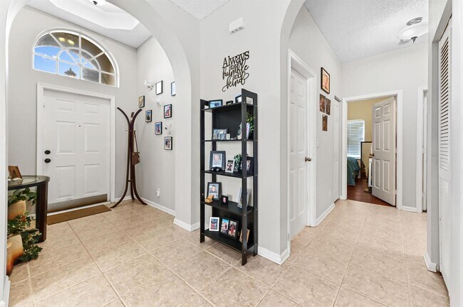 Building Photo - 8614 Green Cay