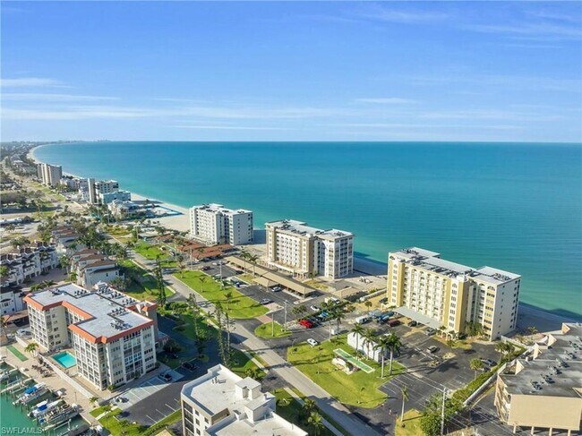 Foto del edificio - 25900 Hickory Blvd
