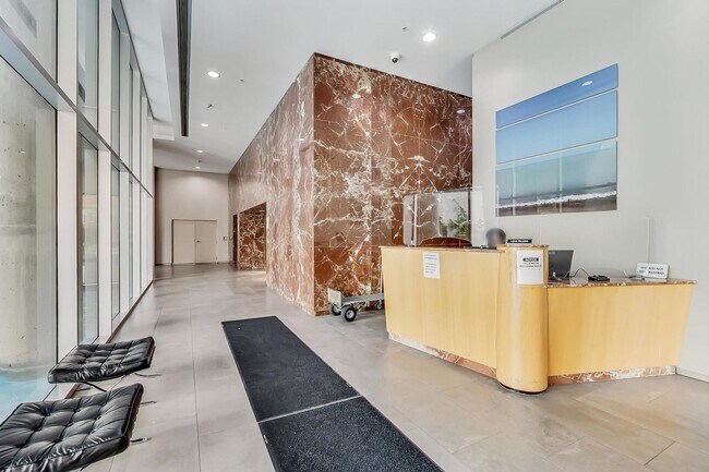 Building Photo - 1720 Maple Ave