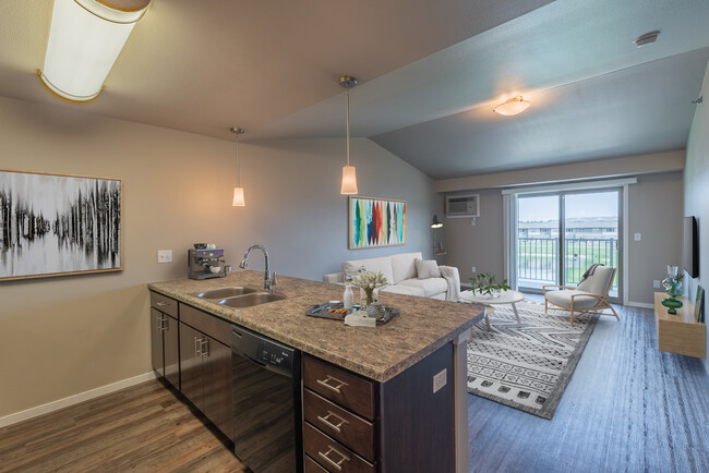 Foto del edificio - Cottage Grove Apartments & Townhomes