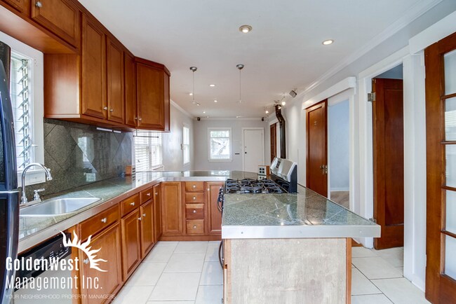 Building Photo - Charming single-story 3Bdm 1Ba Home in Nor...