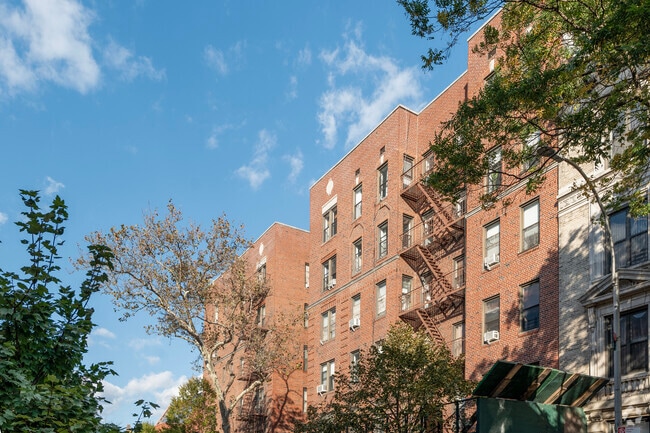 Building Photo - 960 Sterling Place
