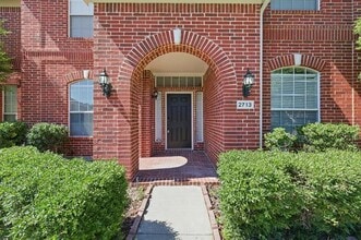 Building Photo - 2713 Buck Hill Dr