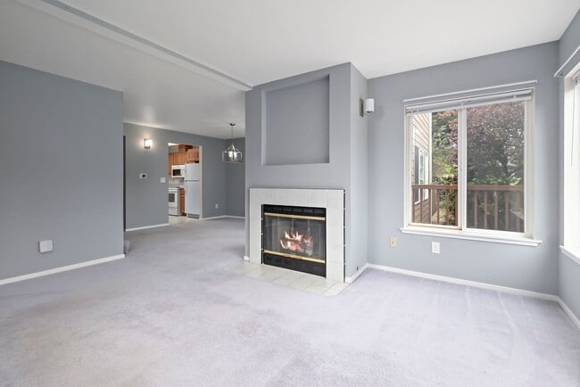 Building Photo - 3 Bedroom and 2.5 Bath Townhouse