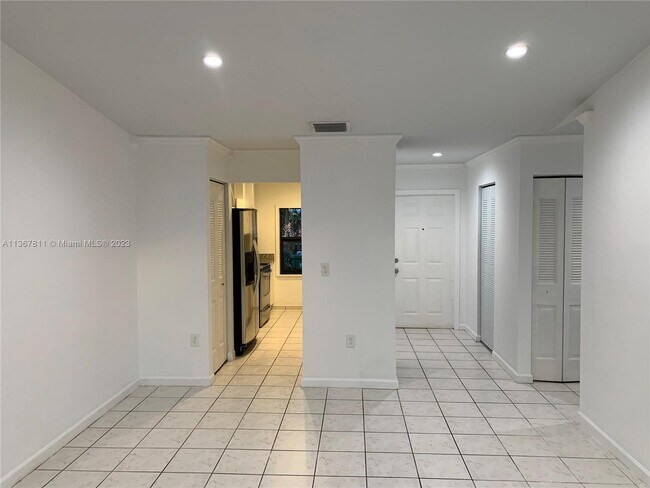 Building Photo - 5212 SW 141st Pl