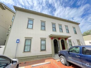 Building Photo - 611B E Duffy Ln
