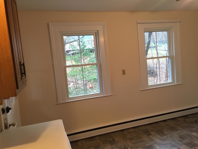 Building Photo - 128 Millville Ave