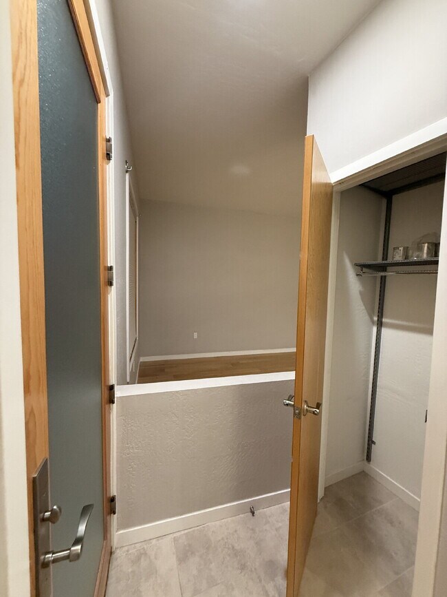 Foto del edificio - Perfect Nob Hill location! Incredible views!