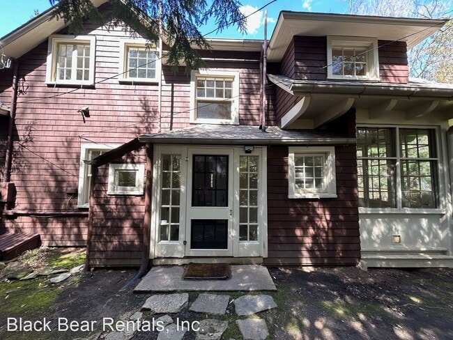 Building Photo - 2 br, 2 bath House - 101 Orchard Place