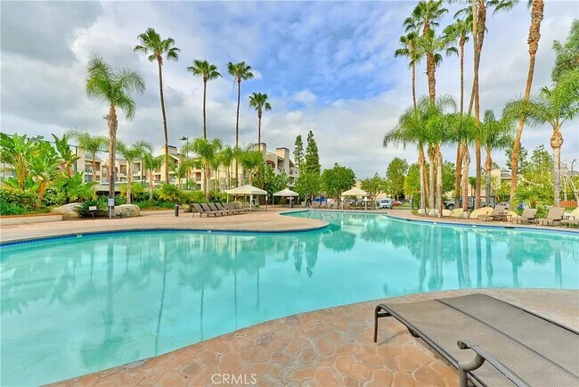 Foto del edificio - 21500 Burbank Blvd
