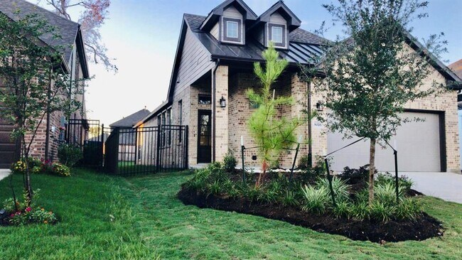 Foto del edificio - 8026 Whisper Grove Dr