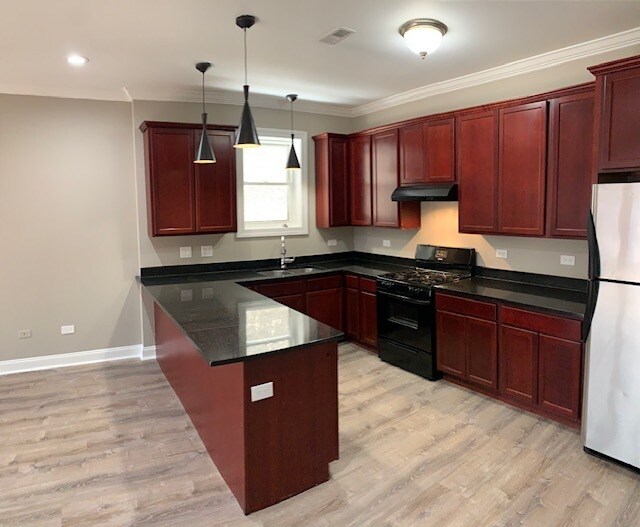 Building Photo - 4644 W 63rd St