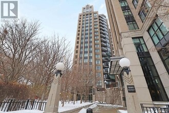 Building Photo - 235 Kent St