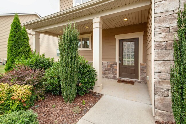 Foto del edificio - Gorgeous 4BR/2.5BA+Bonus executive home for lease in M'boro now! Triple Rockvale schools!