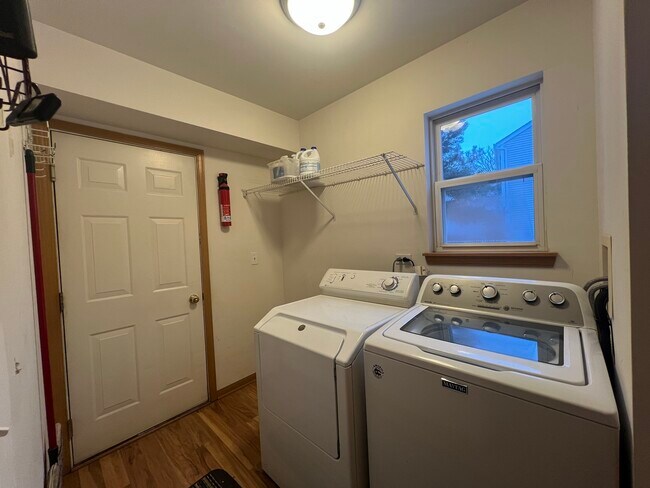 Foto del edificio - 11800 Niagra Ln