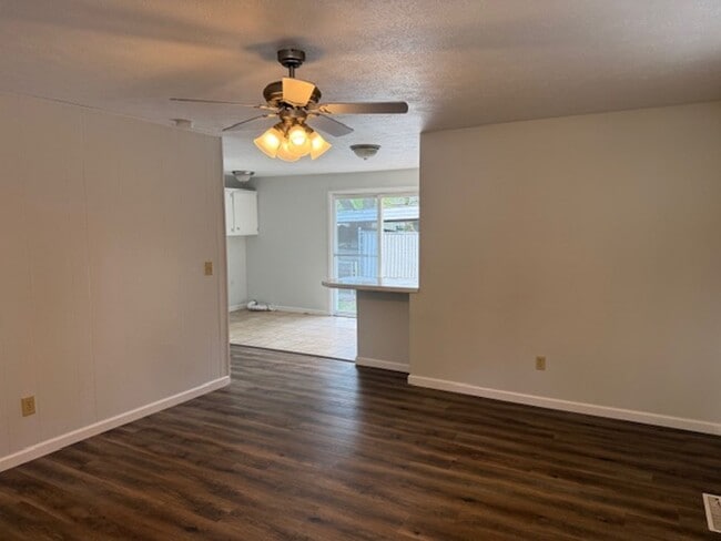 Building Photo - 2505 S Ingram Mill Rd